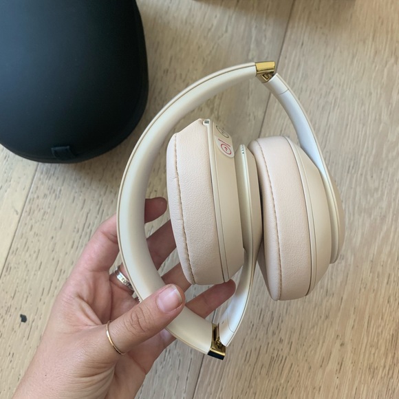 BRAND NEW BEATS BY DR DRE - Picture 3 of 6